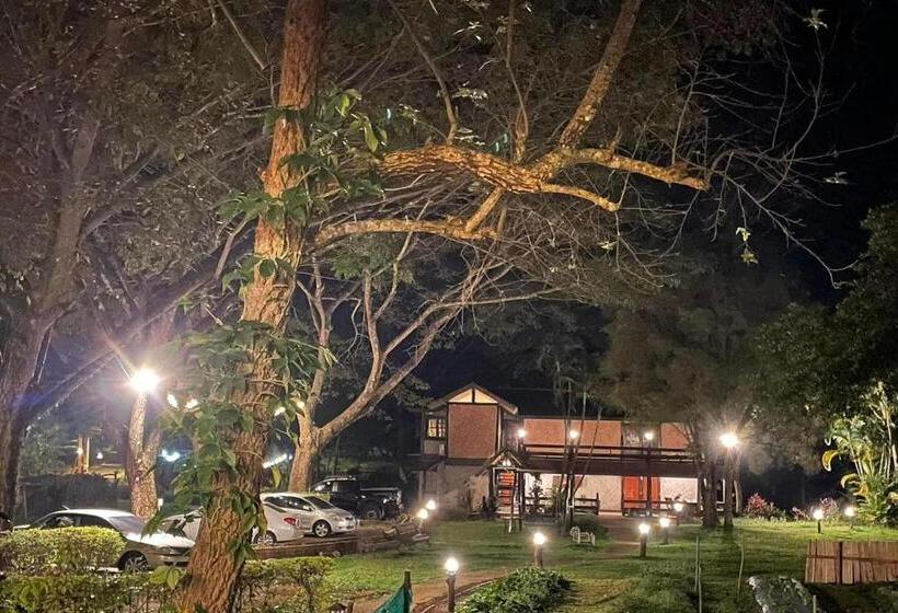 בית מלון כפרי Phu Ing Fah Resort