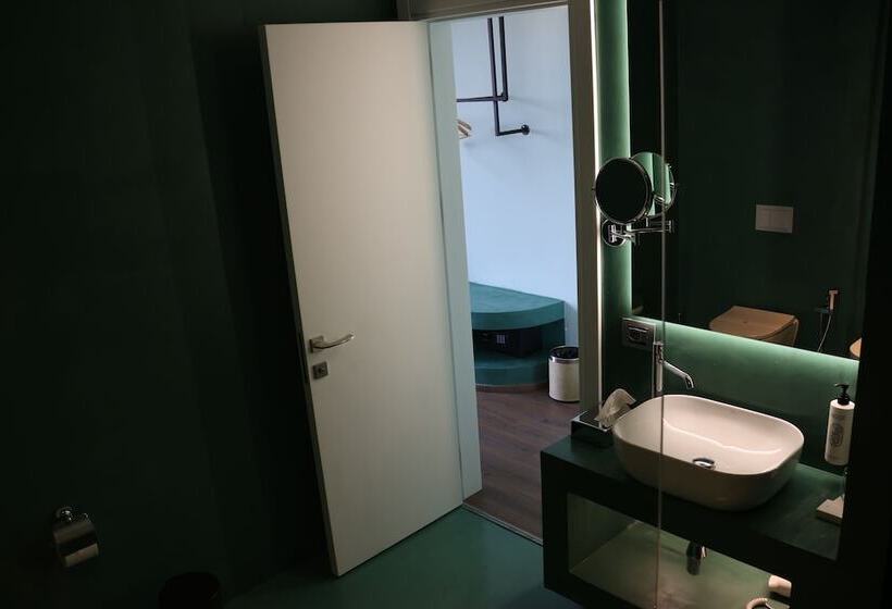 בית מלון כפרי Porta Ksamil