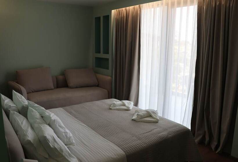 בית מלון כפרי Porta Ksamil