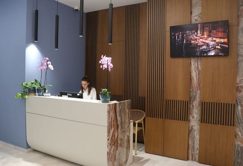 בית מלון כפרי Porta Ksamil