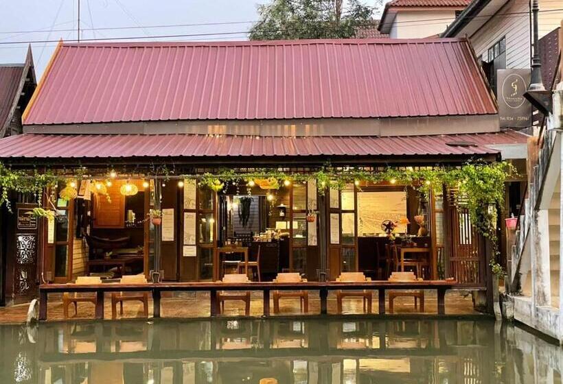 ホテル Thanicha Resort Amphawa