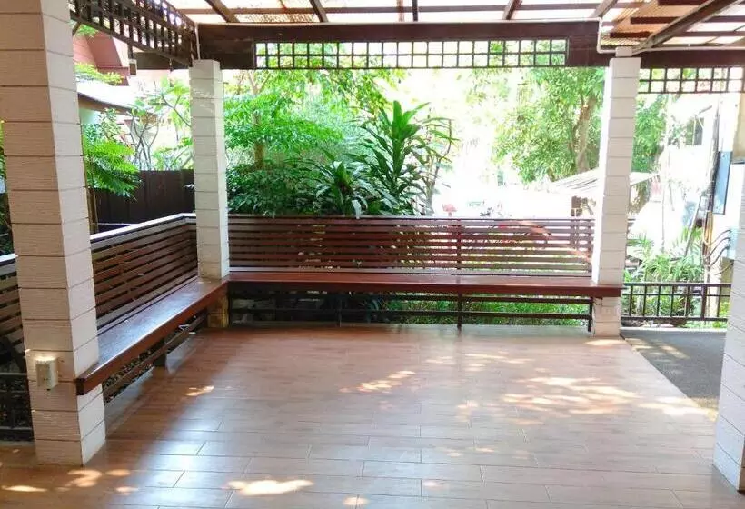 Hotelli Thanicha Resort Amphawa