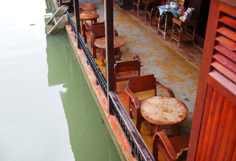 ホテル Thanicha Resort Amphawa