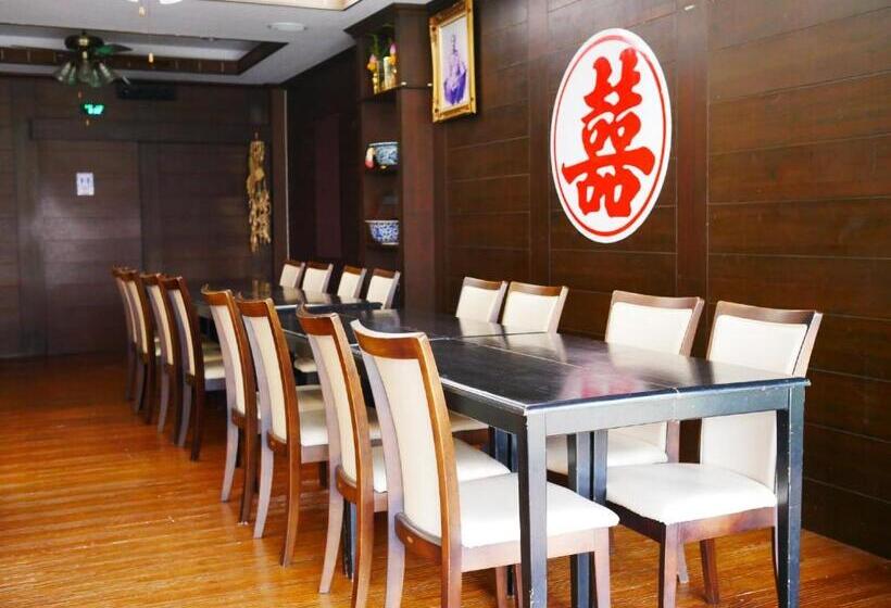 ホテル Thanicha Resort Amphawa