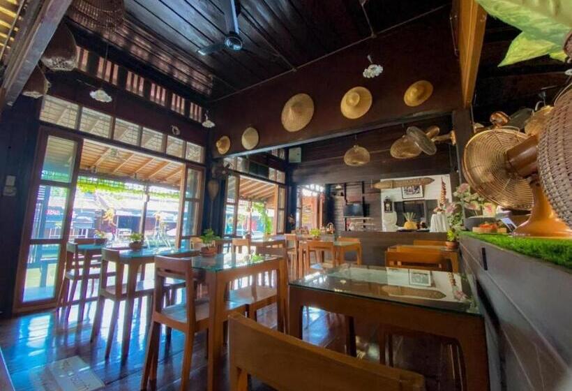 ホテル Thanicha Resort Amphawa