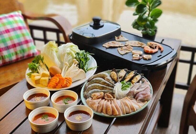 ホテル Thanicha Resort Amphawa