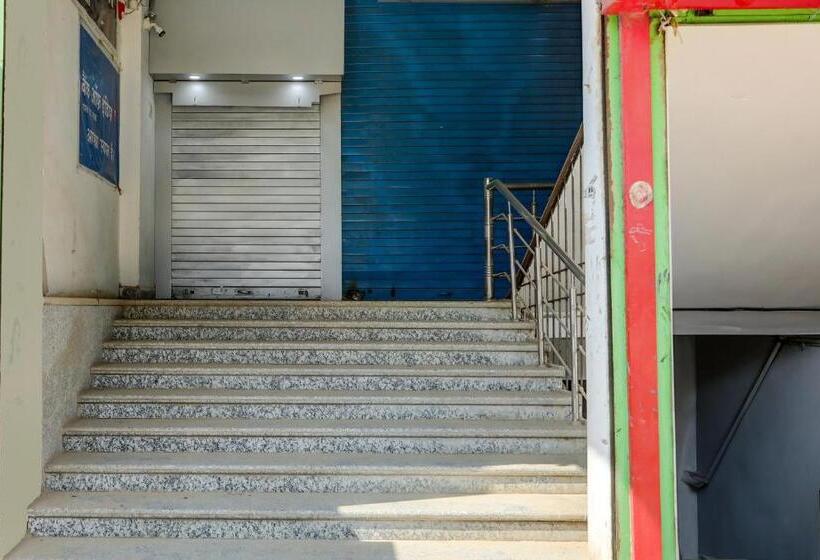 Oyo Hotel Crystal Inn