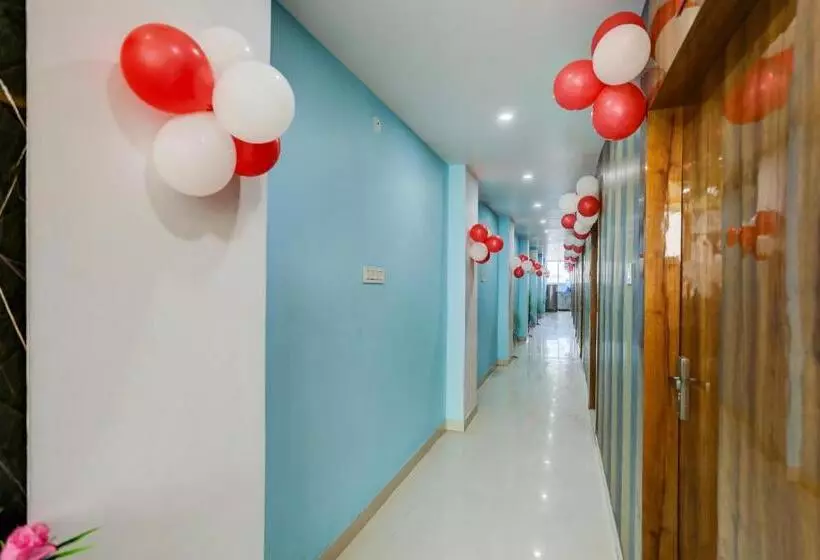 Oyo Hotel Crystal Inn