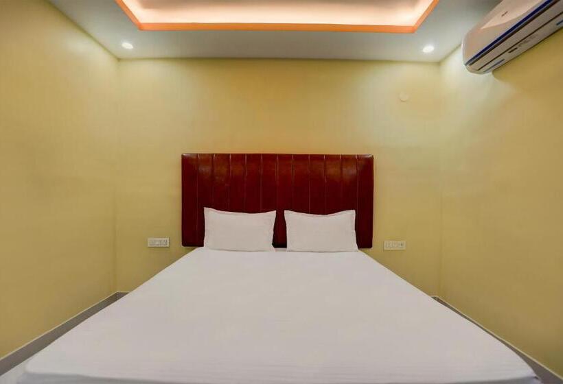 Oyo Hotel Crystal Inn