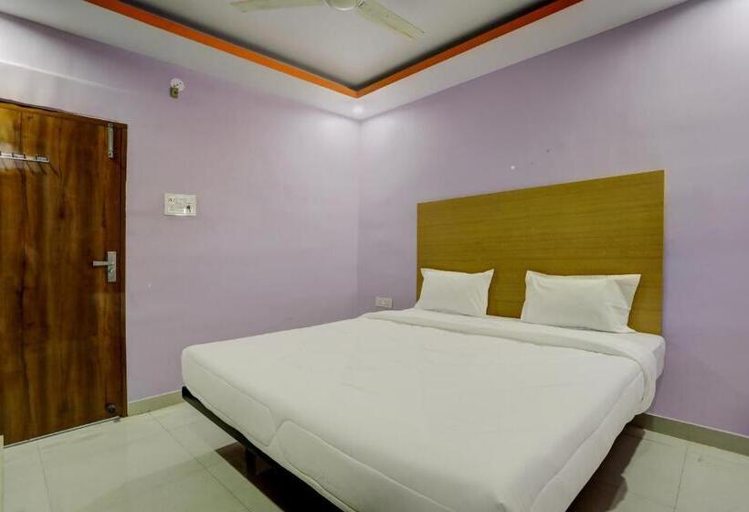 Oyo Hotel Crystal Inn