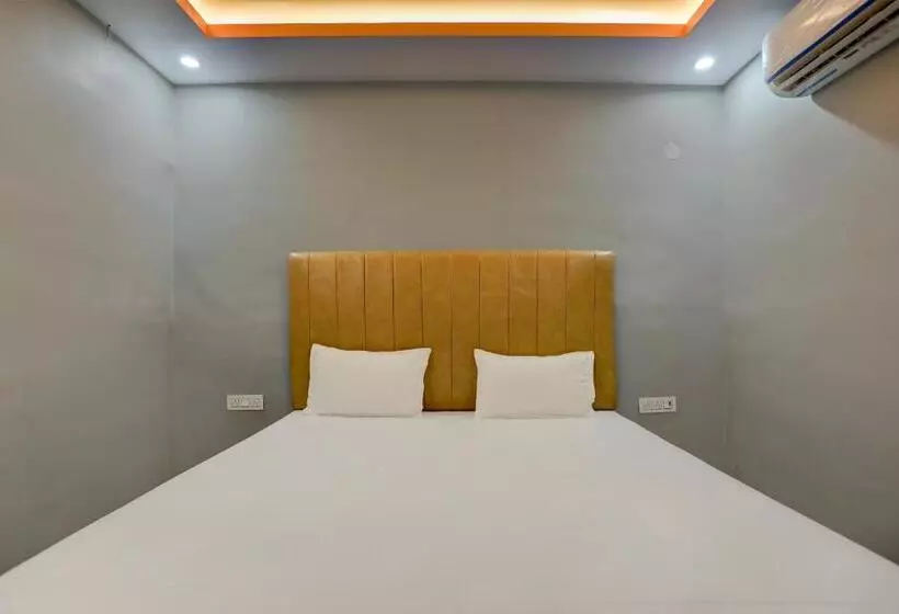 Oyo Hotel Crystal Inn