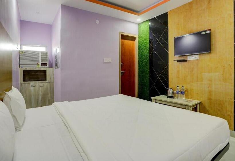 Oyo Hotel Crystal Inn