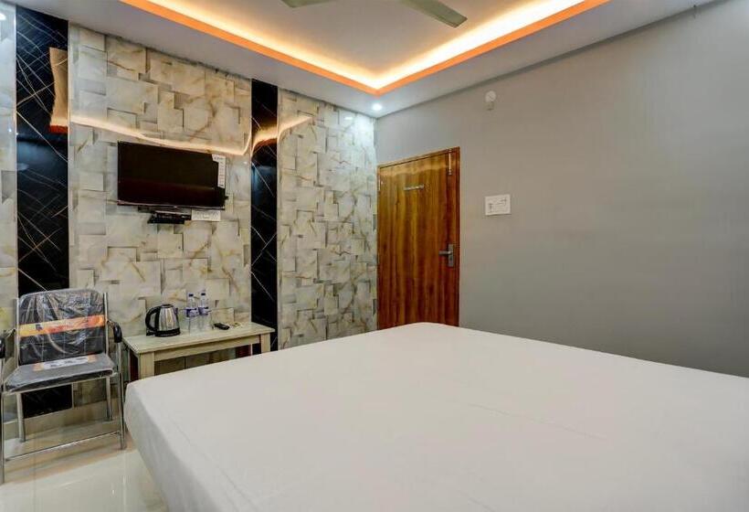 Oyo Hotel Crystal Inn