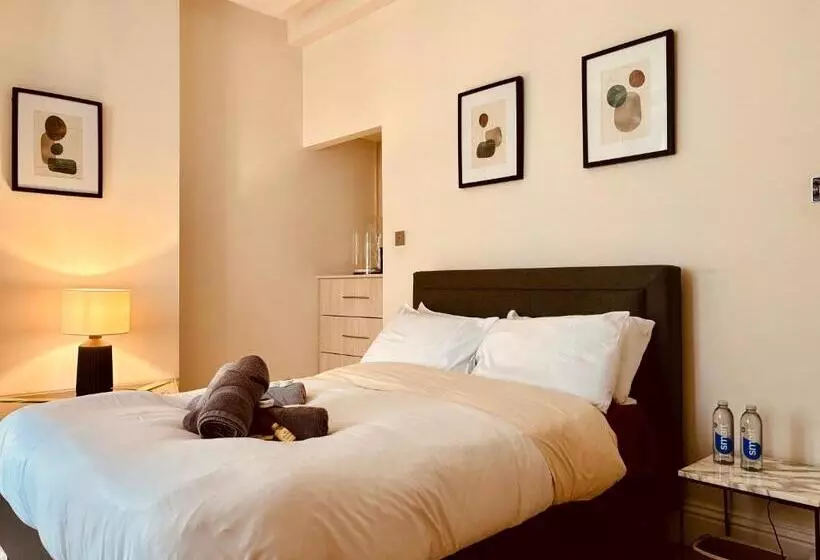 ペンション Robert House