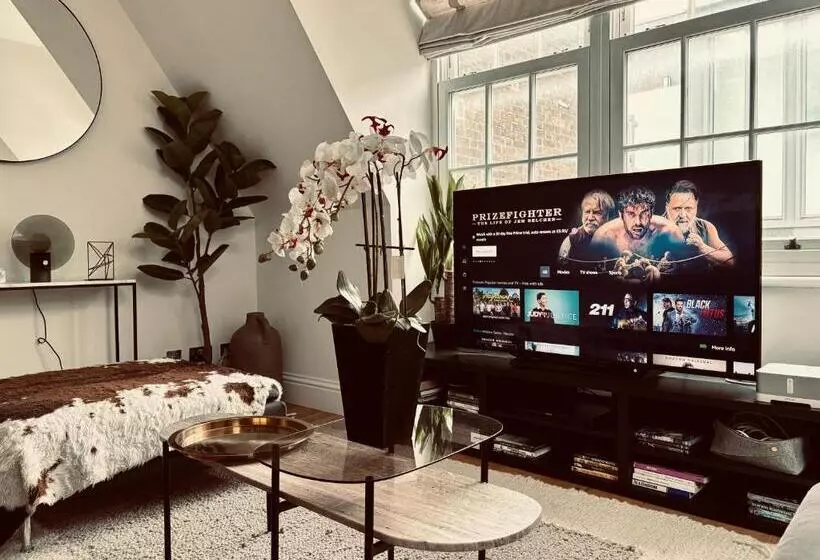 ペンション Robert House