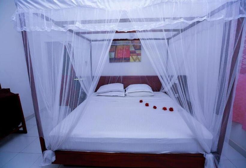 膳宿费 Villa Layoshi