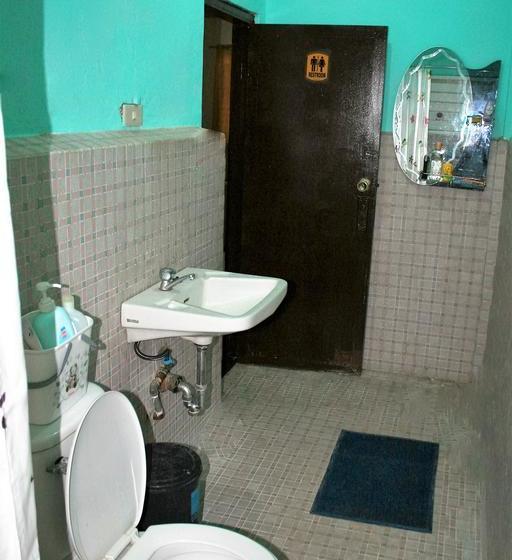 8th Street Guesthouse  Hostel