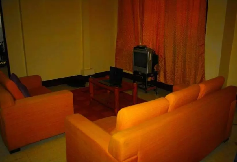 8th Street Guesthouse  Hostel