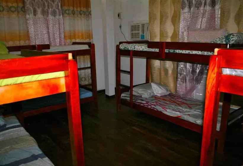 8th Street Guesthouse  Hostel