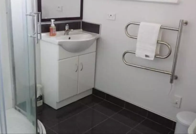 Aamiaismajoitus (B&B) Airport Silver Fern Accommodation