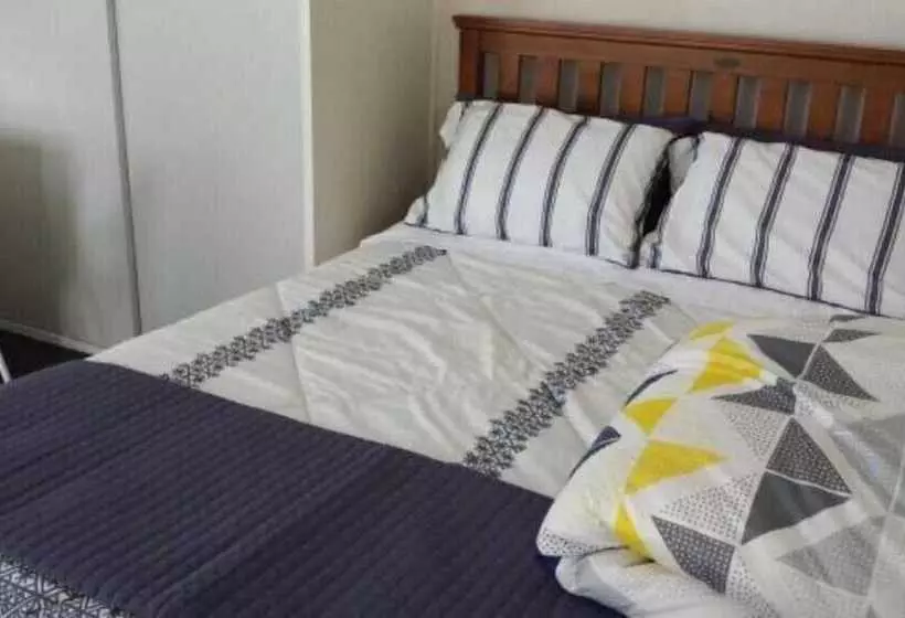 Aamiaismajoitus (B&B) Airport Silver Fern Accommodation