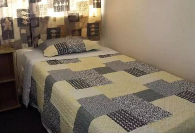 Aamiaismajoitus (B&B) Airport Silver Fern Accommodation