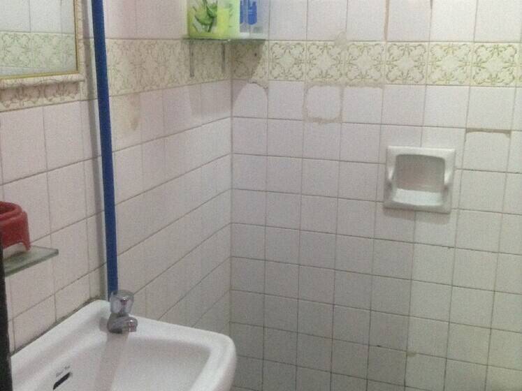 Bed and Breakfast Cvnb Bed & Bath   Hostel