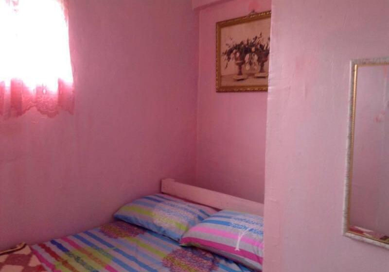 Bed and Breakfast Cvnb Bed & Bath   Hostel