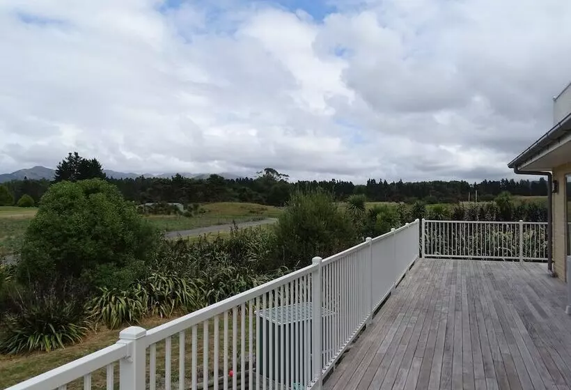 Aamiaismajoitus (B&B) Kakatu Retreat