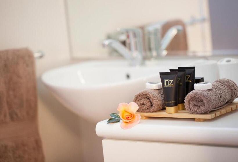 Broadway Motel & Miro Court Villas