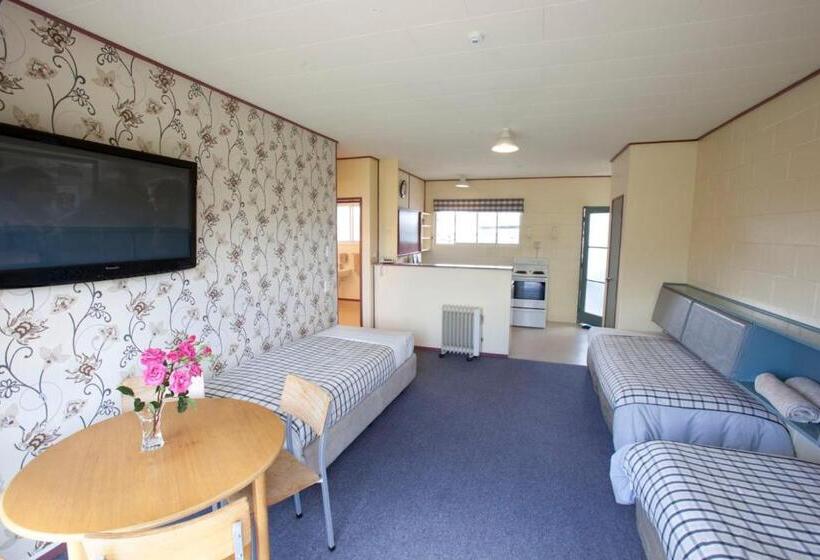 Broadway Motel & Miro Court Villas