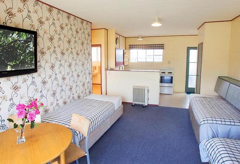 Broadway Motel & Miro Court Villas