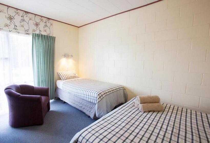 Broadway Motel & Miro Court Villas