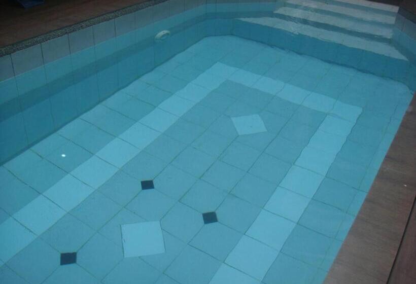 فندق Hidden Pearl