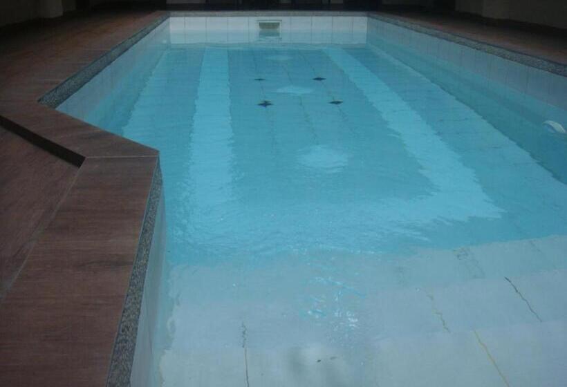 فندق Hidden Pearl