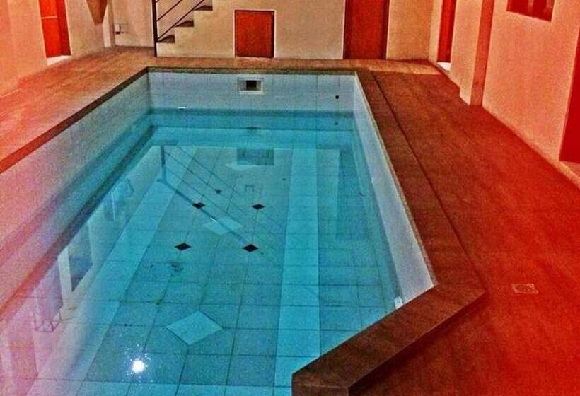 فندق Hidden Pearl