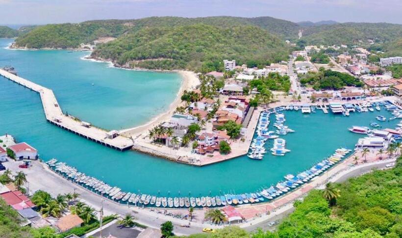 בית מלון כפרי Huatulco Máxico