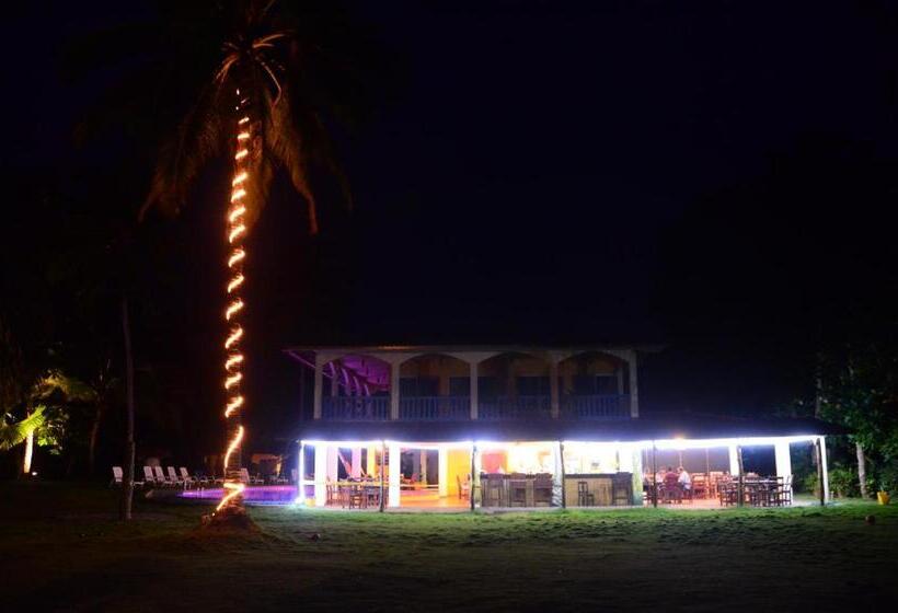 فندق Las Lajas Beach Resort