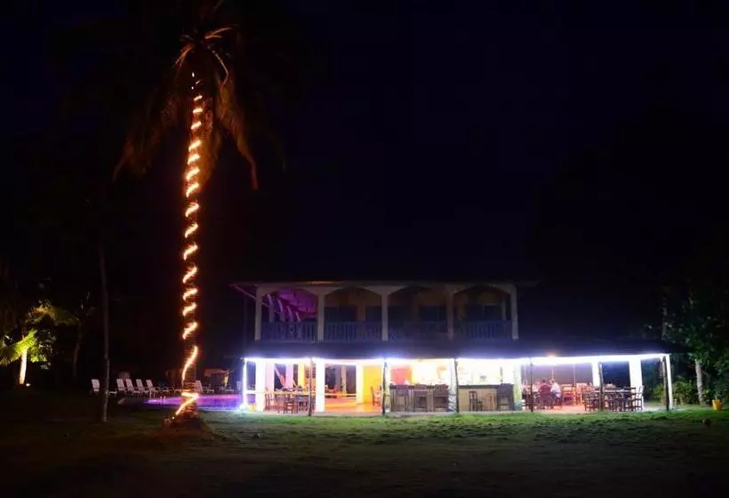 ホテル Las Lajas Beach Resort