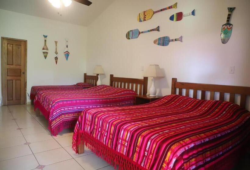 فندق Las Lajas Beach Resort