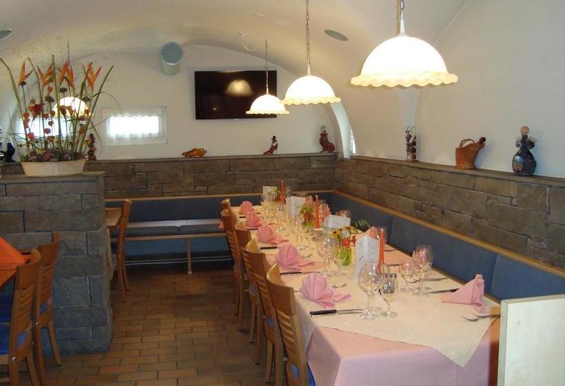 בית מלון כפרי Schiff