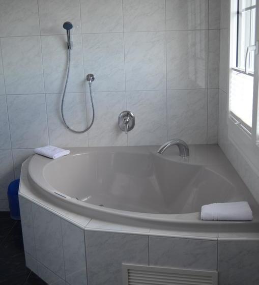 בית מלון כפרי Schiff