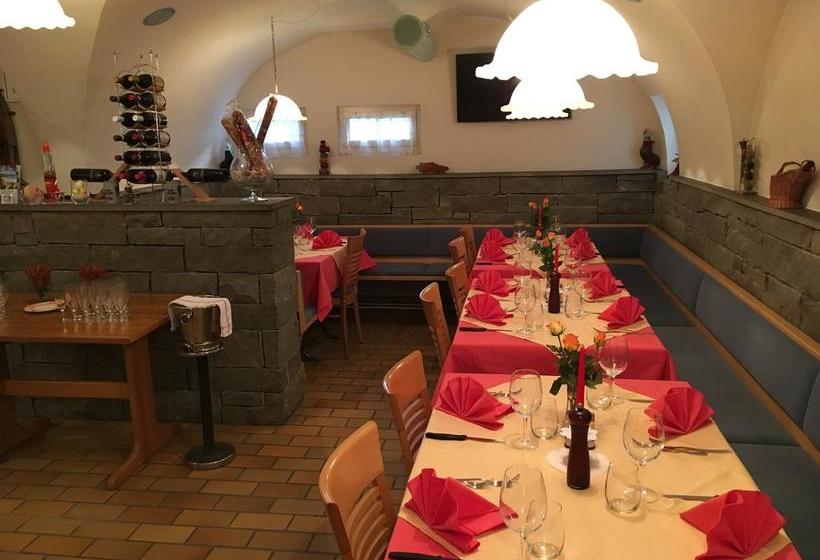 בית מלון כפרי Schiff