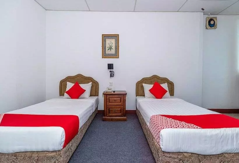 ホテル Holiday Park By Oyo Rooms
