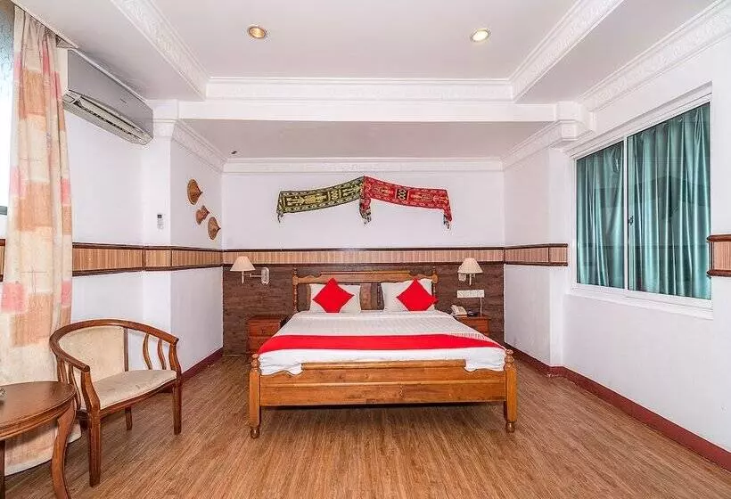 ホテル Holiday Park By Oyo Rooms