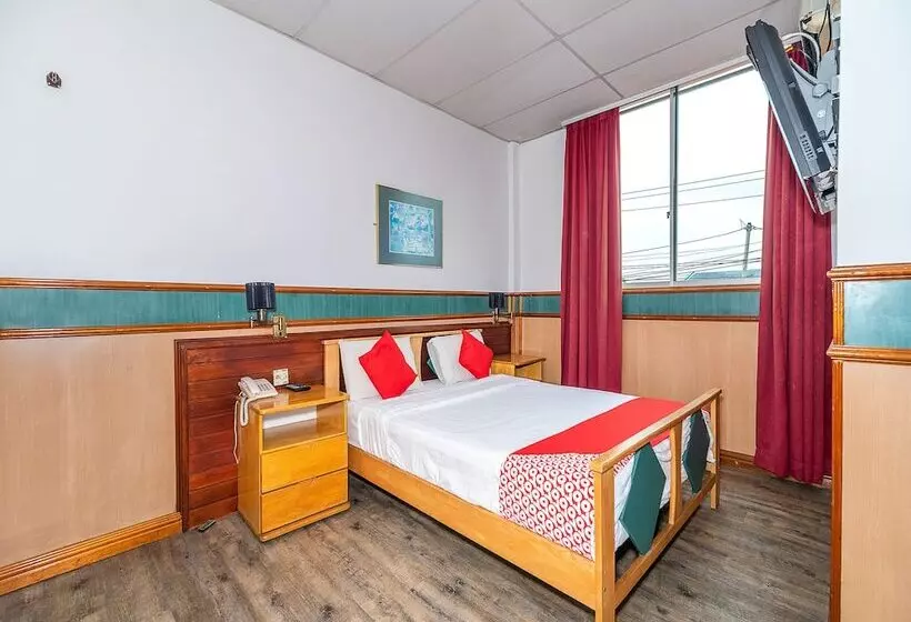 ホテル Holiday Park By Oyo Rooms