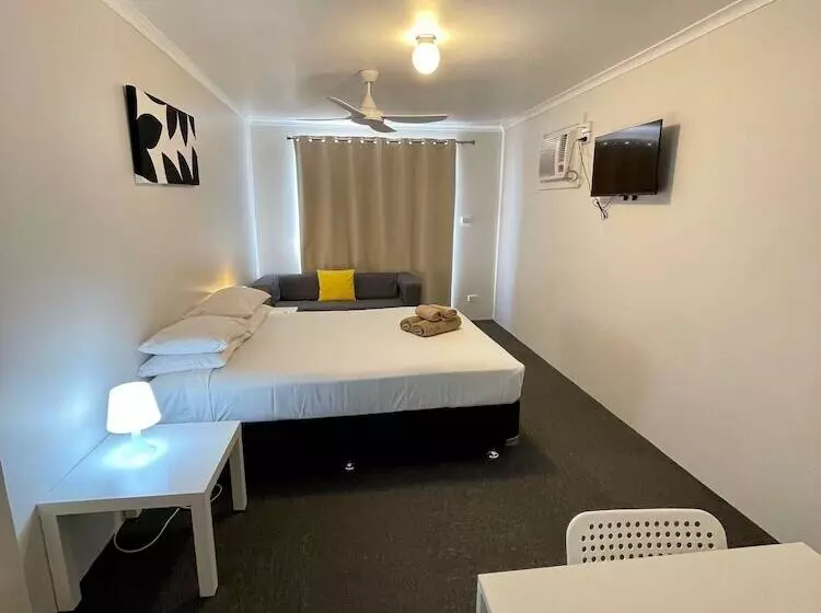 هتل Geraldton's Ocean West