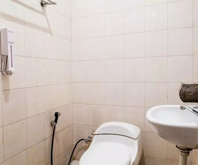 ホテル Oyo 3753 Cassa Dua