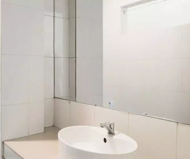 ホテル Oyo 3753 Cassa Dua