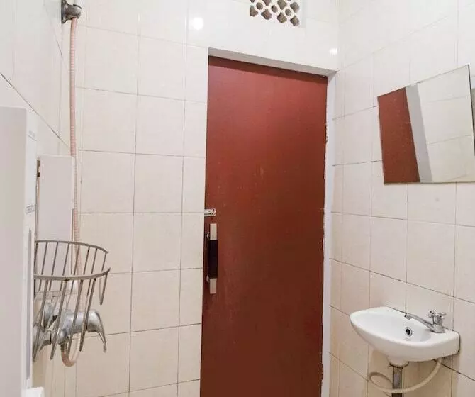 ホテル Oyo 3753 Cassa Dua